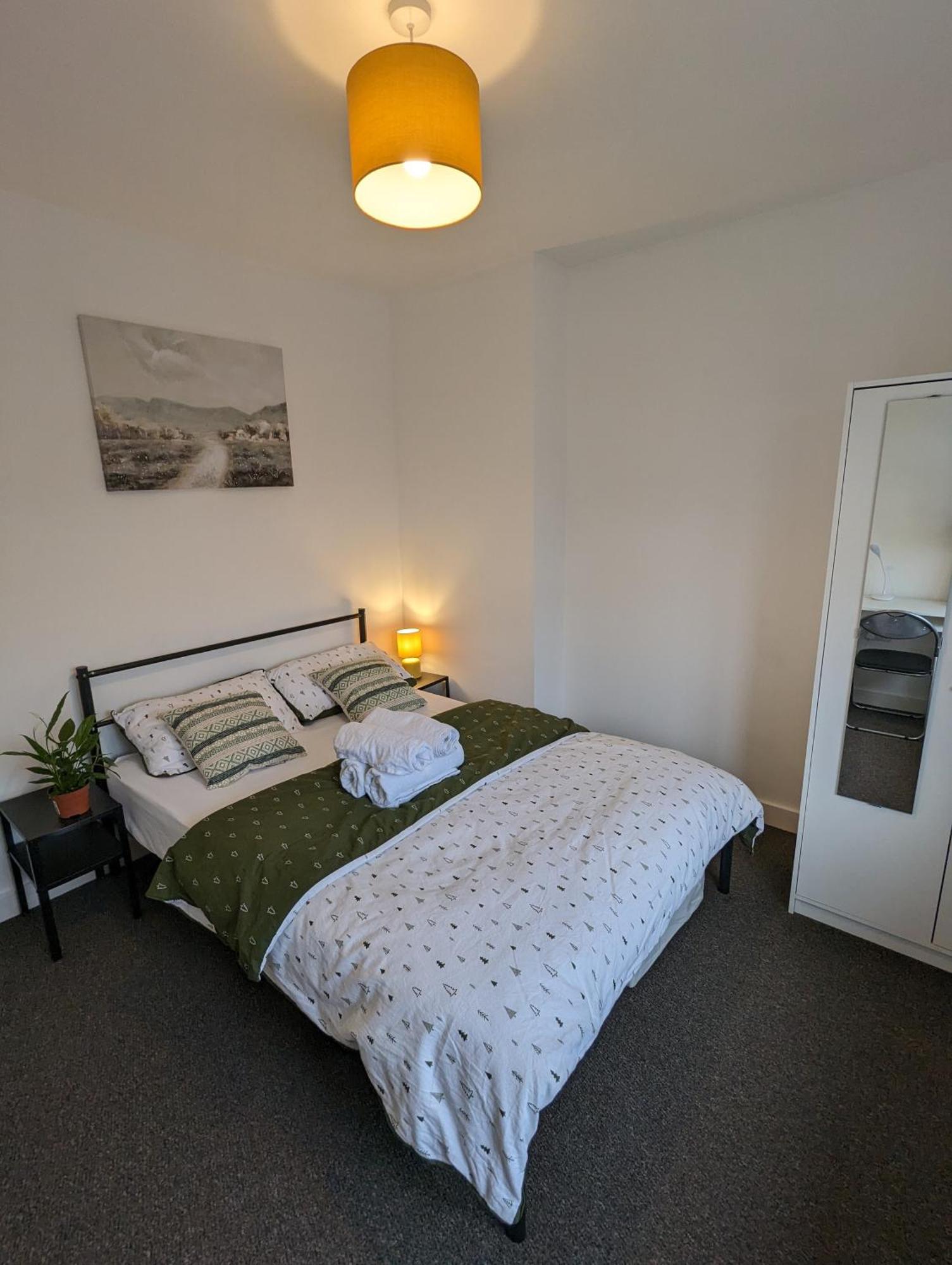 Fantastic 3-Bedroom House In London Morden (Greater London) Exterior foto